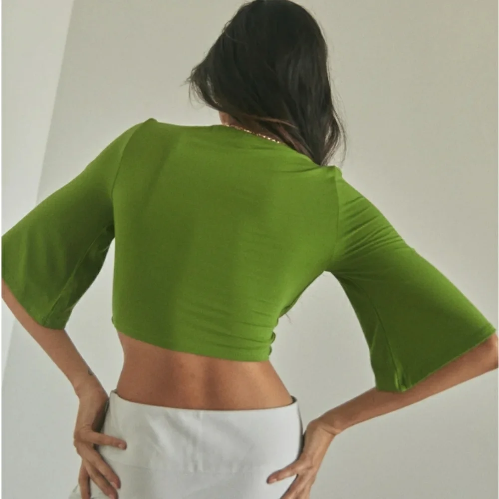 Resort Brami Crop - Picture 3 of 3